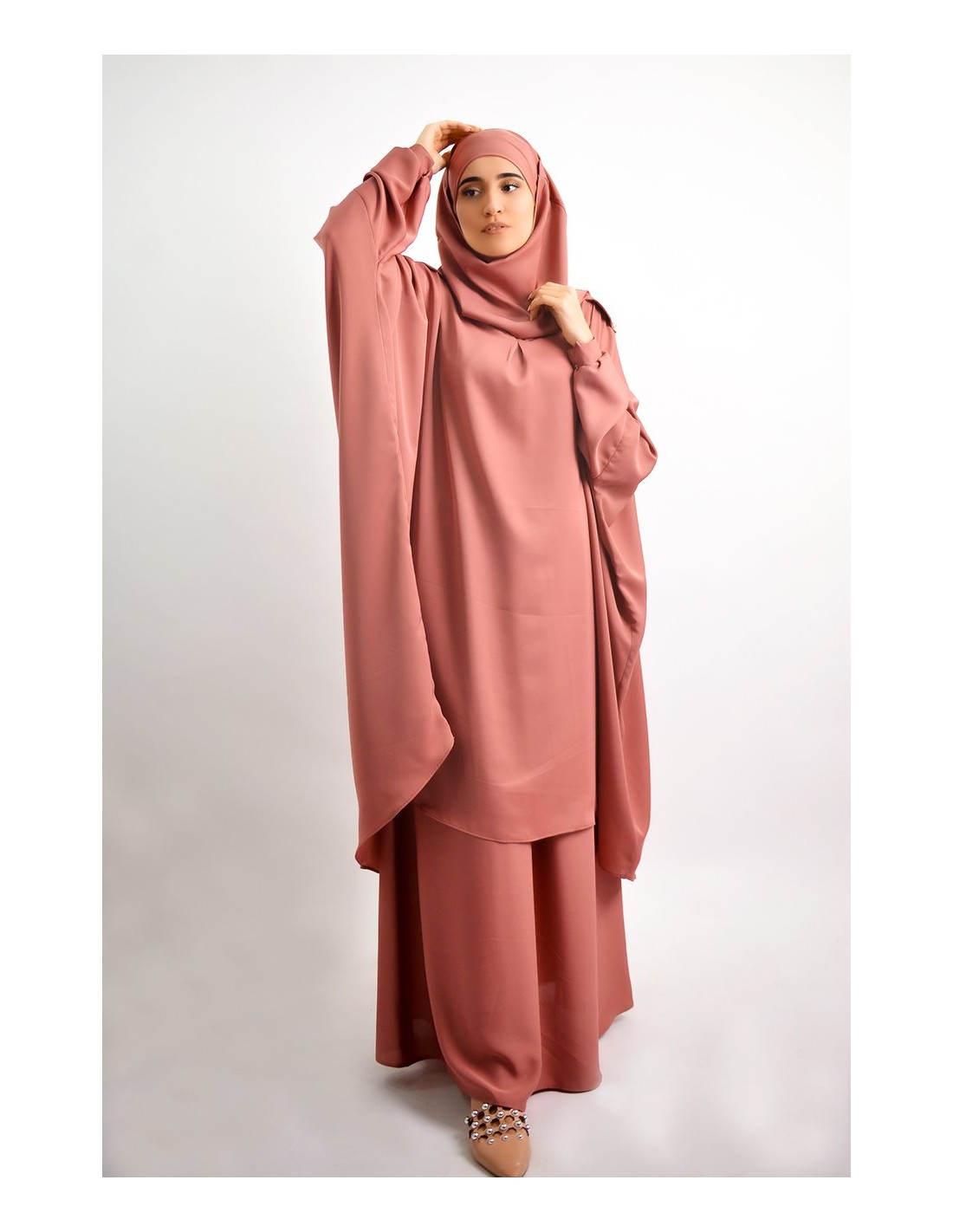 Conjunto de túnica con hiyab + falda integrada