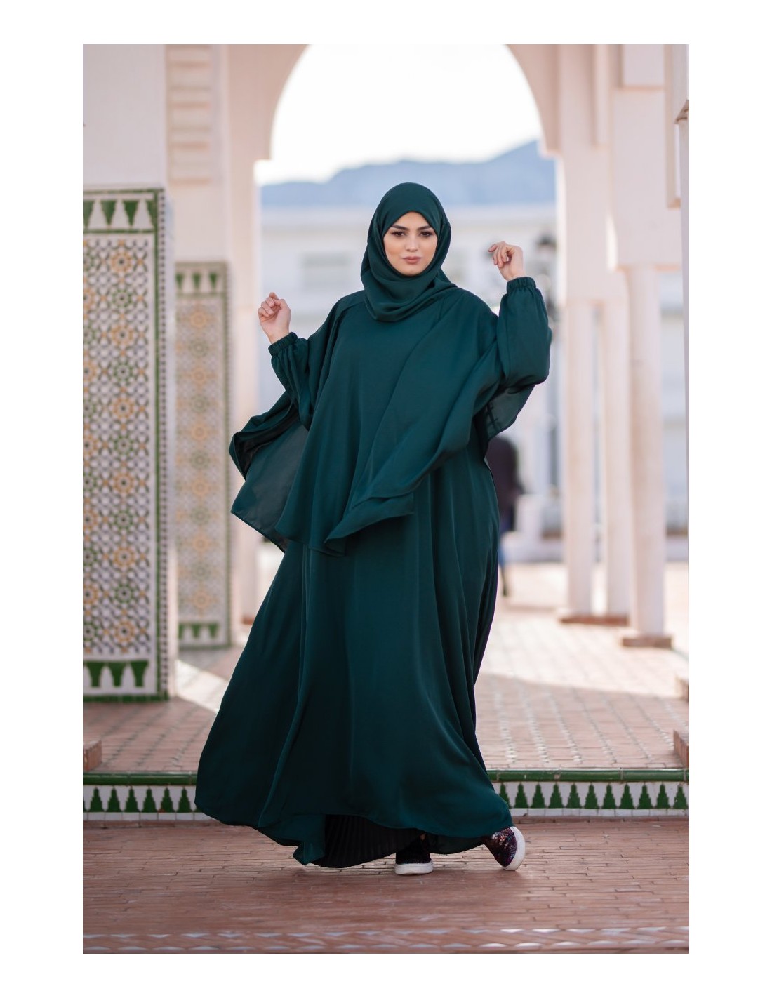 Cape mit integriertem Hijab
