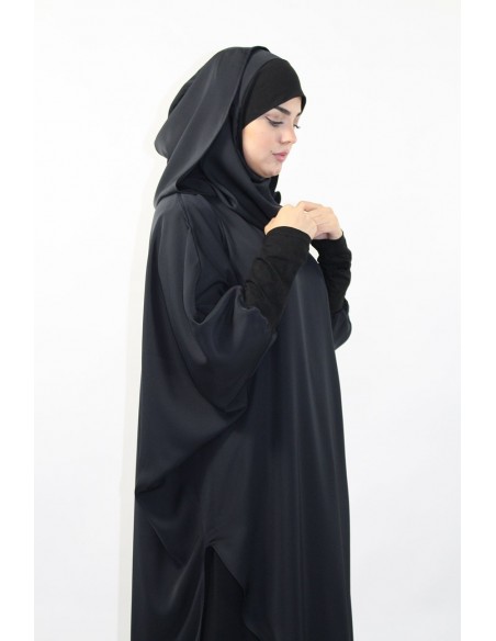 Junge Tunika: Hijab und eingebaute Kapuze