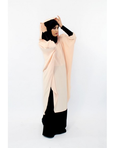 Junge Tunika: Hijab und eingebaute Kapuze