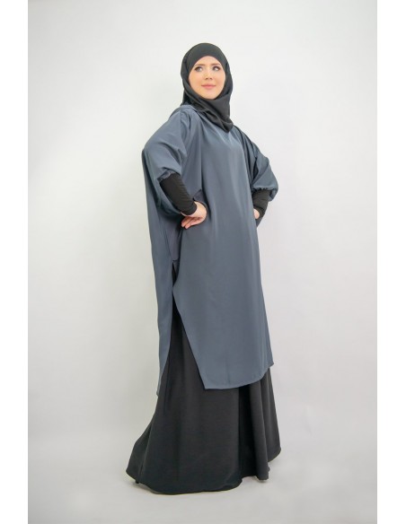 Túnica joven: hiyab y capucha incorporada