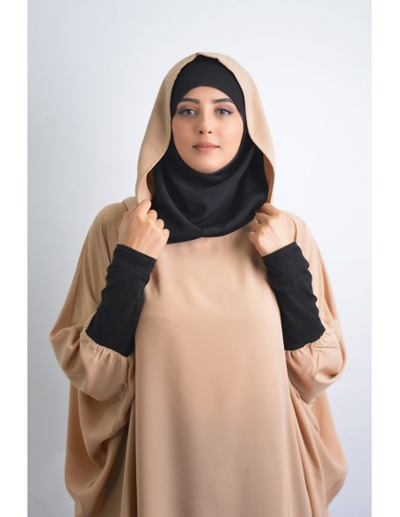 Junge Tunika: Hijab und eingebaute Kapuze