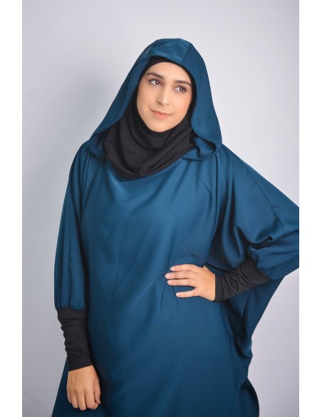 Junge Tunika: Hijab und eingebaute Kapuze